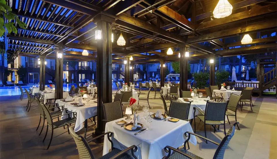 هتل پاپیلون آیشا ریزورت و اسپا